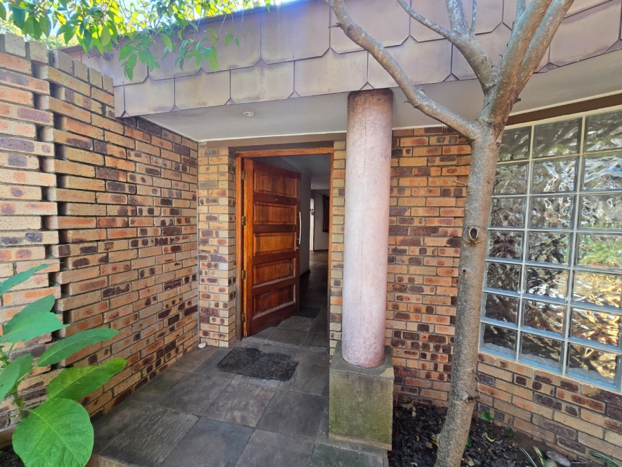 4 Bedroom Property for Sale in Heuwelsig Free State